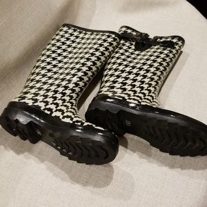 🎊SOLD🎊 Rain Boots Size 8